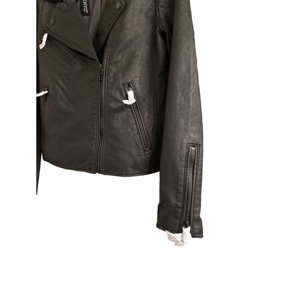 BLANK NYC Vegan Leather Moto Jacket - Picture 5 of 9